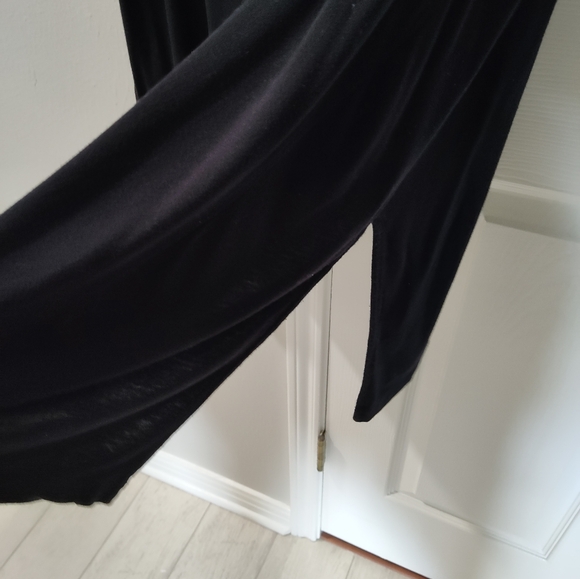 Catherines Anywear Stretch Knit Soft Tunic Blouse 26W/28W Long Plus Black Top - Picture 5 of 9